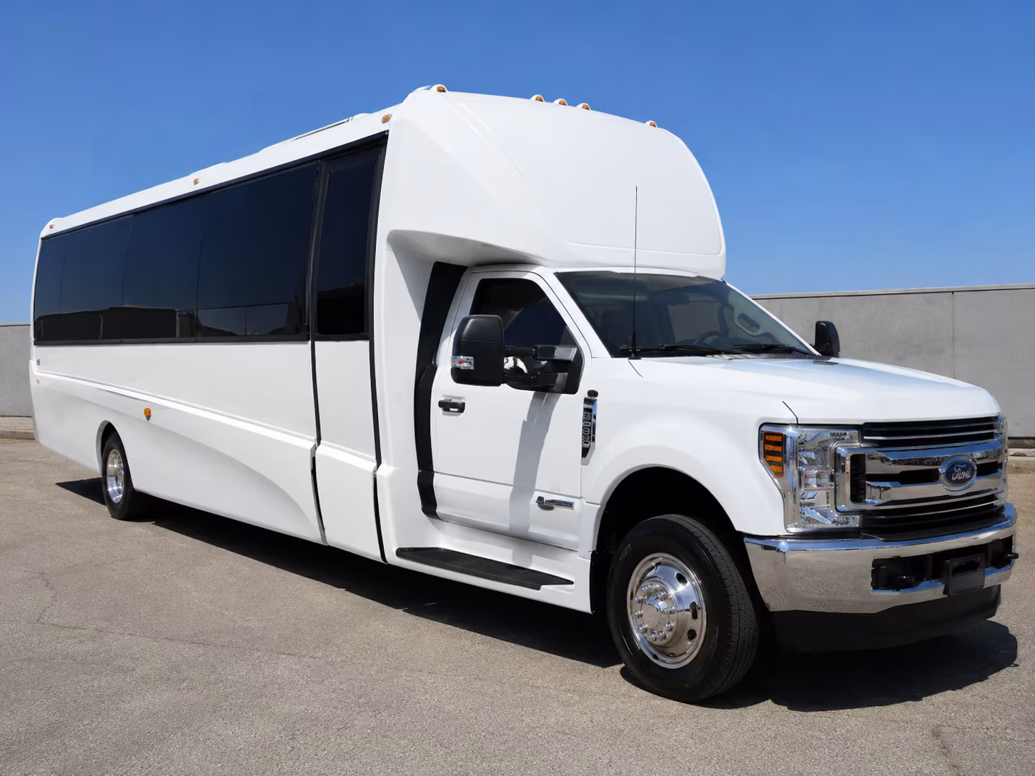 corporate shuttle buses along the i 15 corridor